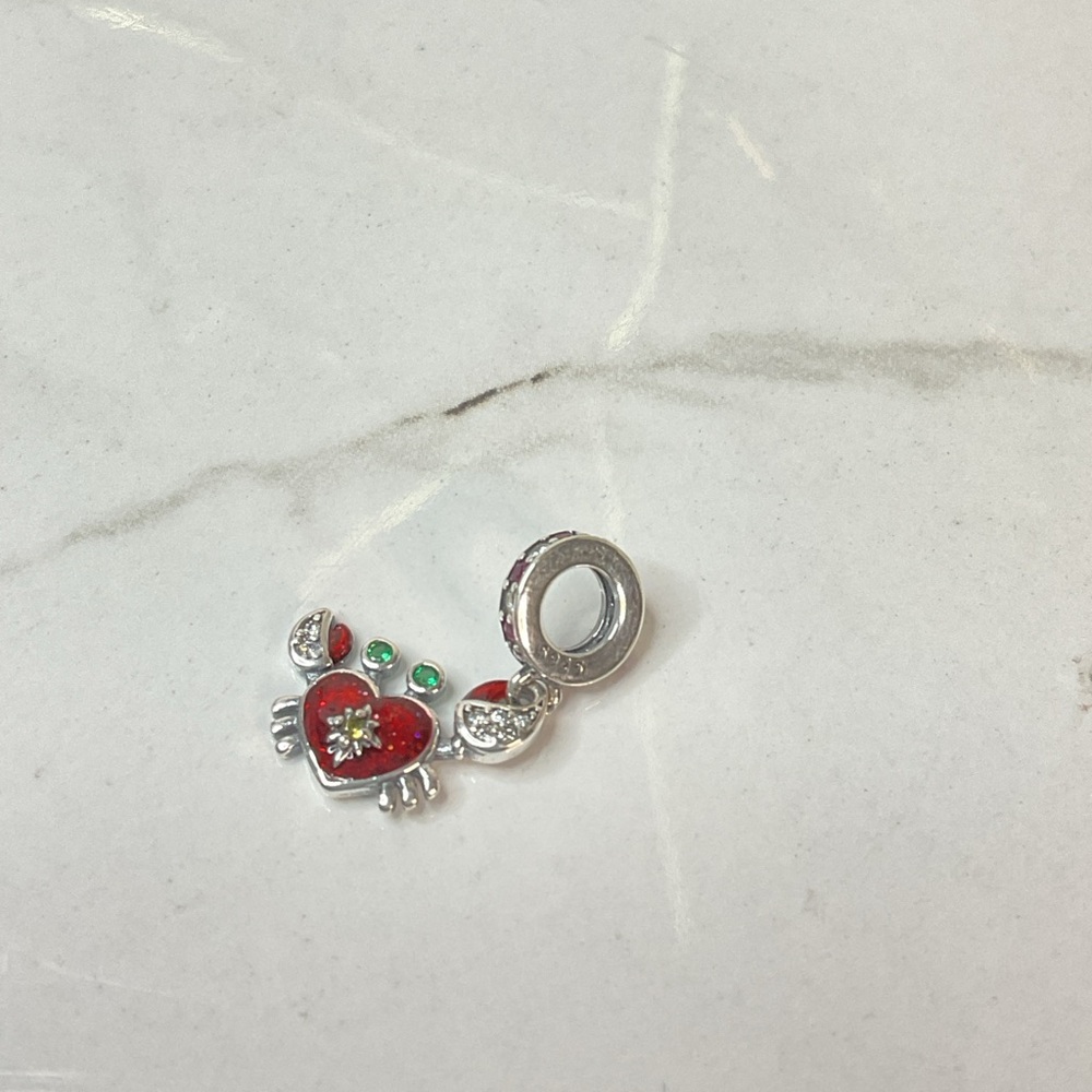 🌟 S925 Sterling Silver Red Heart Crab Dangle Charm - Picture 4 of 6